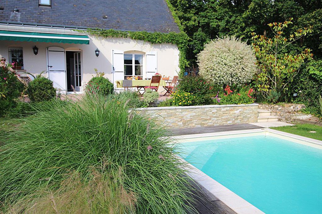 Logis Du Lievre D'Or Bed & Breakfast Montbazon Exterior photo